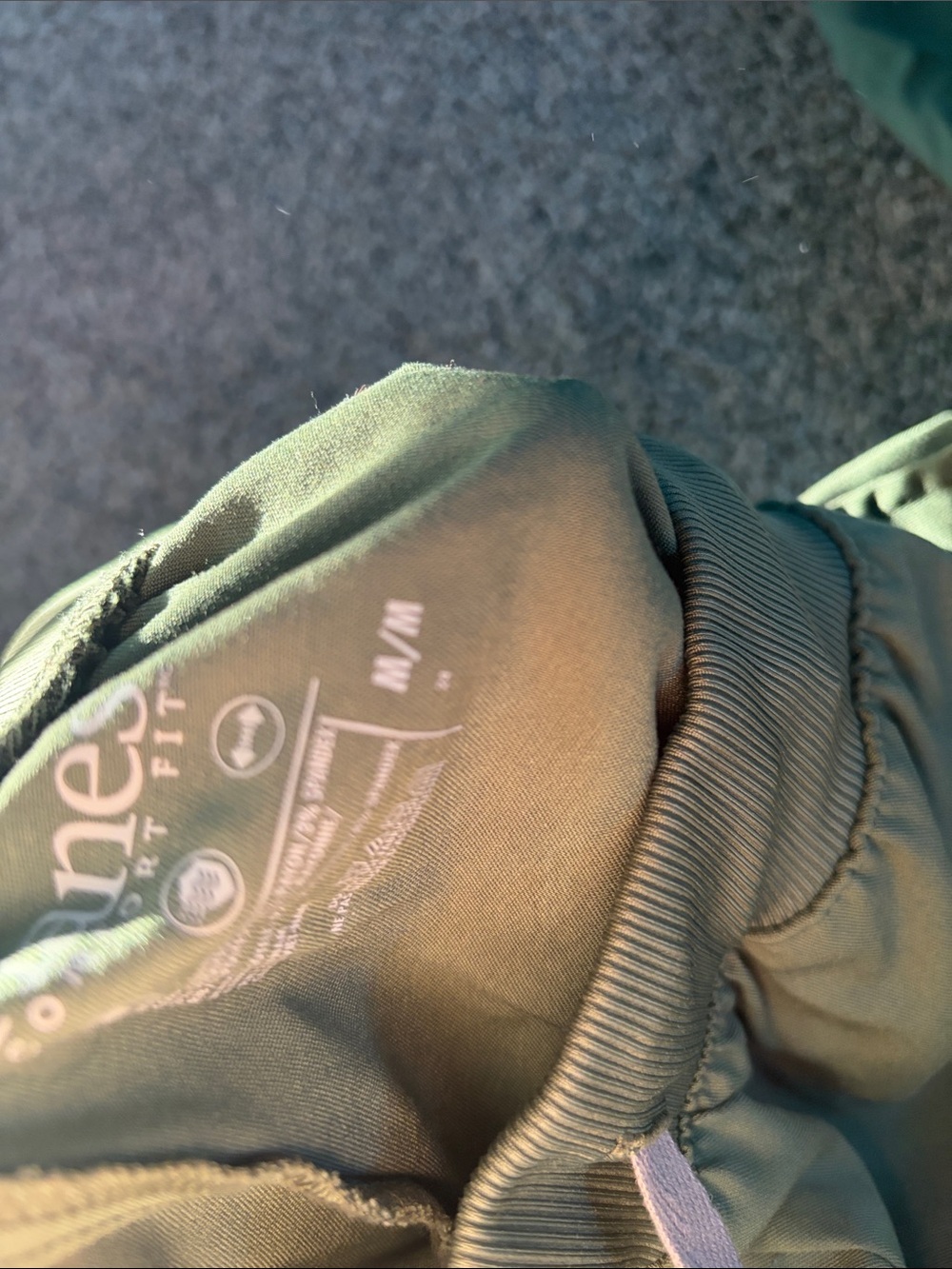 Hanes Olive Green Women's Scrub Pants and V-Neck Top - Picture 3 of 3